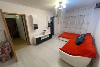 Garsonieră decomandată, mobilată în Lipovei