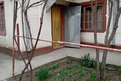 Casă cu Teren 824 Mp în Central - 3