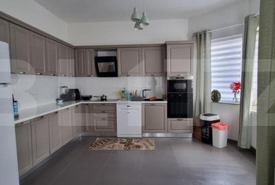 Casa, 250 mp, teren, 1300 mp, Zona:Subcetate - 2