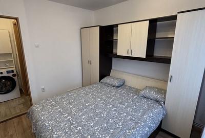 Apartament cu 2 camere semidecomandat în Tractorul - 3
