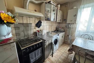 Apartament cu 2 camere semidecomandat în Gojdu