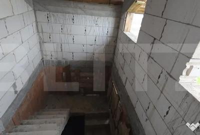 Casă cu 4 camere cu Teren 400 Mp în Central