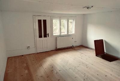 Casă de vânzare, teren 306 m², zonă liniștită - 7