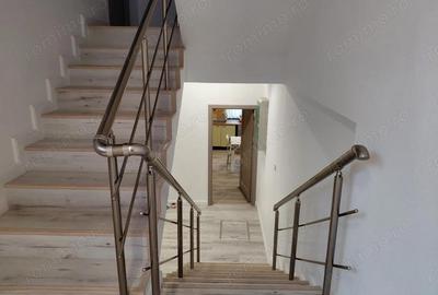 Casă cu 8 camere cu Teren 776 Mp în Central