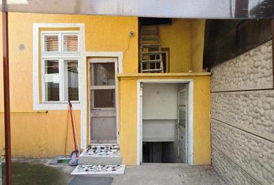 CASA DE VANZARE, SEMICENTRAL, ZONA STRAZILOR AL. VLAHU?A/C. TANASE - 3