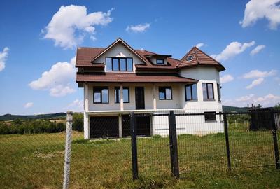 Casă cu 5 camere în Central - 1