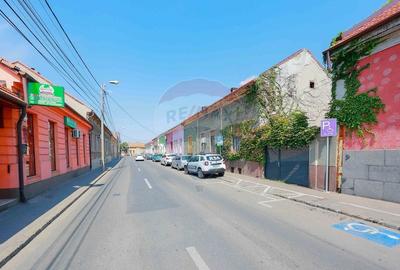 Apartament cu 4 camere semidecomandat în Central - 11