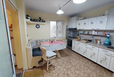Proprietar - Apartament 3 camere decomandat si loc parcare - 3