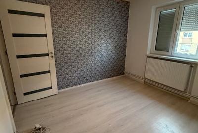 Apartament de vânzare - 5