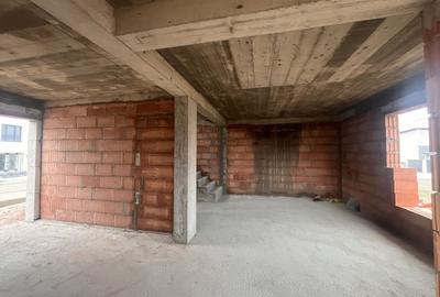 Duplex cu 4 camere cu Canalizare în Ipotești - 6