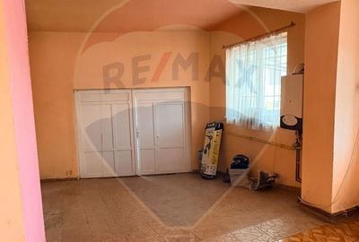 Casă cu 4 camere cu Teren 292 Mp în Central - 19