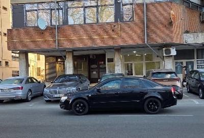 Inchiriez spatiu comercial,40 mp,Rm.Valcea,central,str.G-ral Magheru,langa BCR - 8