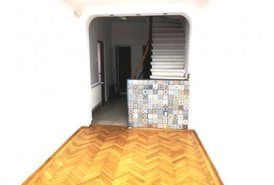 Inchiriere casa trei camere, zona Mosilor Armeneasca - 2