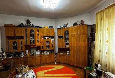 Casă individuală cu 2 camere cu Canalizare în 1 Decembrie - 4