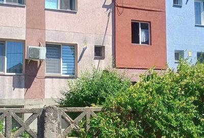Vand apartament 2 camere , caramida, et 2 din 2, pod ofertant ,pivnita , curte cu multa verdeata - 9