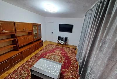 Apartament cu 2 camere decomandat în Micro IV - 2