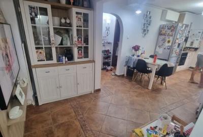 Apartament 4 camere decomandate 87 mp ,etaj 1 , Brazda lui N - 3