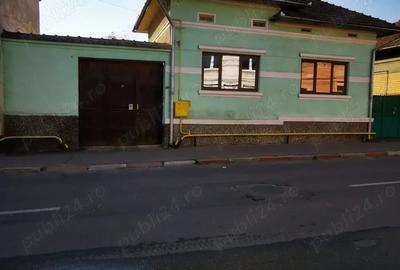 Casa Spatiu de vanzare inchiriat in Orastie, birouri firme, cabinet medical, etc. Casa Spatiu de vanzare inchiriat in Orastie, birouri firme, cabinet medical, etc. - 1