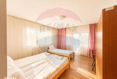 Casă cu 9 camere cu Teren 472 Mp în CFR - 1