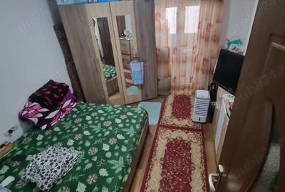 Vand apartament 3 camere, 2 bai, 1 bucatarie,2 balcoane ?i parcare curte
