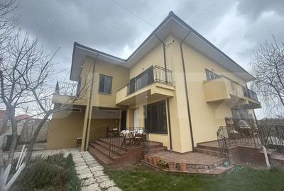 Casă cu Teren 700 Mp în Central - 2