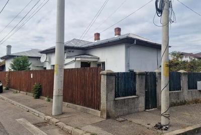 Casa 5 camere + Beci + Garaj 2 masini + Curte fata + Curte spate - Teren pe colt - 2