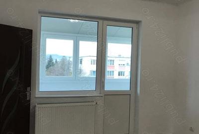 De vanzare apartament 3 camere in centru Onesti judetul Bacau - 3