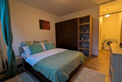 Apartament cu 2 camere semidecomandat, mobilat în Păcii