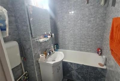 Apartament cu 4 camere decomandat în Colentina