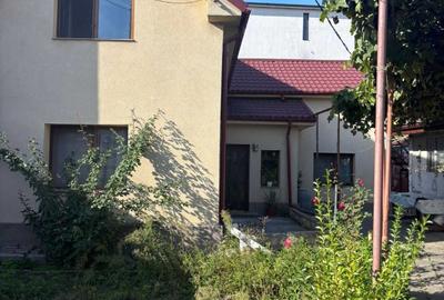 Casa 3 camere - Amzacea - 130.000 euro (Cod E11) - 1