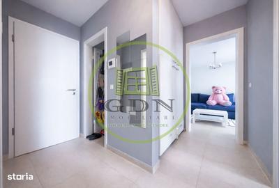 Apartament cu 2 camere decomandat, mobilat în Tractorul - 4