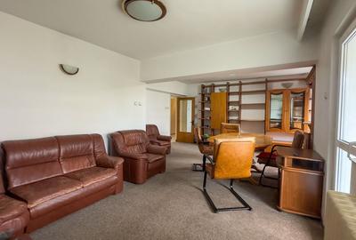 Apartament cu 3 camere decomandat, mobilat în Ștefan cel Mare