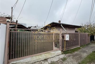 Casă individuală cu 2 camere cu Canalizare în Central - 9