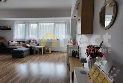Apartament de 2 camere, semidecomandat, cu parcare. - 1
