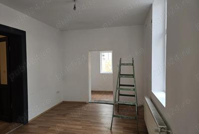 Casă cu 2 camere în Central