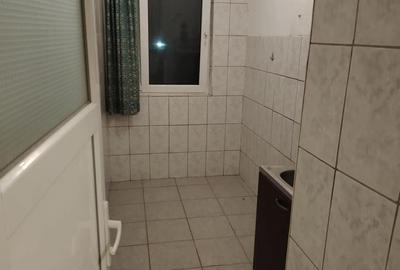 Apartament cu 3 camere semidecomandat în Central - 10