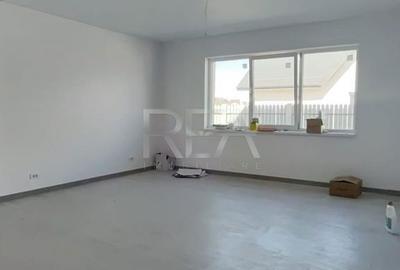 Casă cu 4 camere în Ghencea