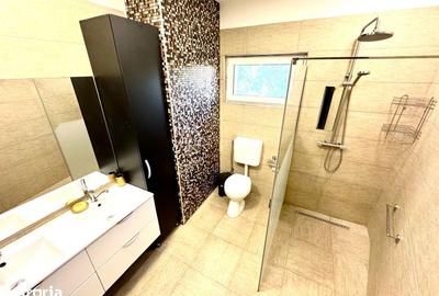 Casă cu 8 camere cu Canalizare în Colentina