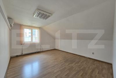 Casa de vanzare, cu 9 camere, 308 mp, zona RrM1 - 11