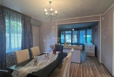 Casă cu Teren 2000 Mp în Central - 9