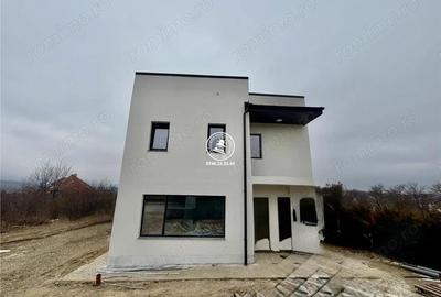 Casă cu Teren 500 Mp în Bârnova