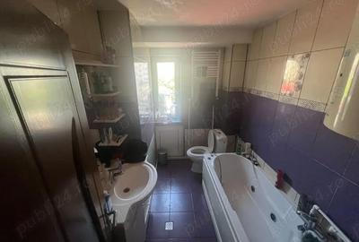 Apartament cu 4 camere semidecomandat în Calea Călărașilor