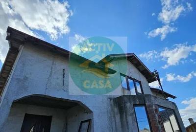 Casă cu 5 camere cu Teren 2000 Mp în Cotu Vameș - 4