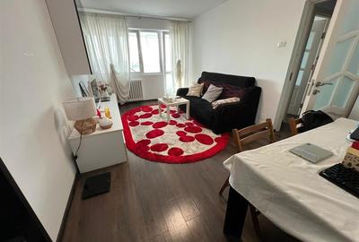 Apartament cu 2 camere decomandat în Podu Roș - 2