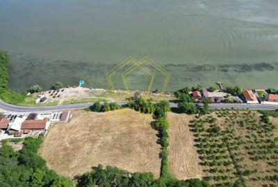 Teren Construcții intravilan de 1650 mp, în Sichevița - 5