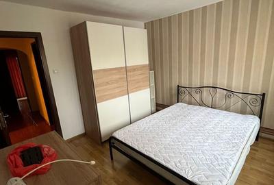 Apartament cu 3 camere decomandat în Micro 11 - 2