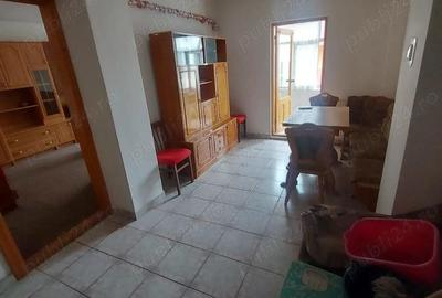 Apartament cu 2 camere etaj 1 zona Dovali (are centrala) - 1