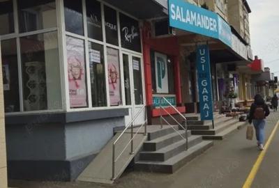 Spațiu comercial, de 85 mp, în Central - 1