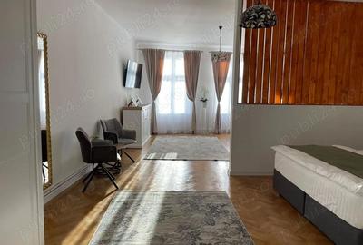 Casă cu 6 camere cu Teren 248 Mp în Central - 1