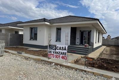 Casă cu 3 camere în Sântandrei